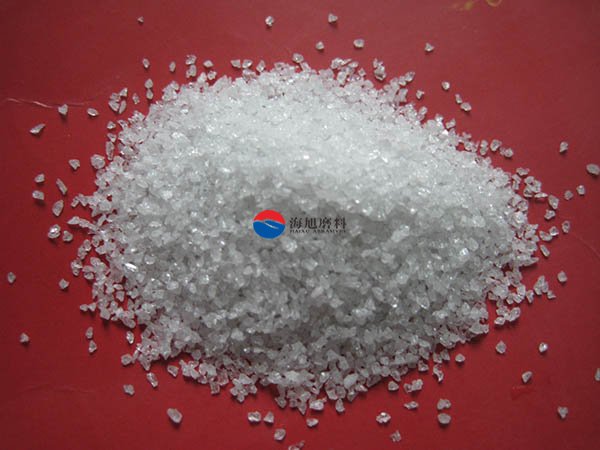 為什么噴砂時(shí)使用白剛玉